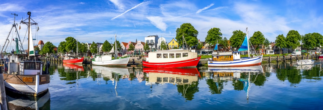 Boote in Rostock an der Ostsee